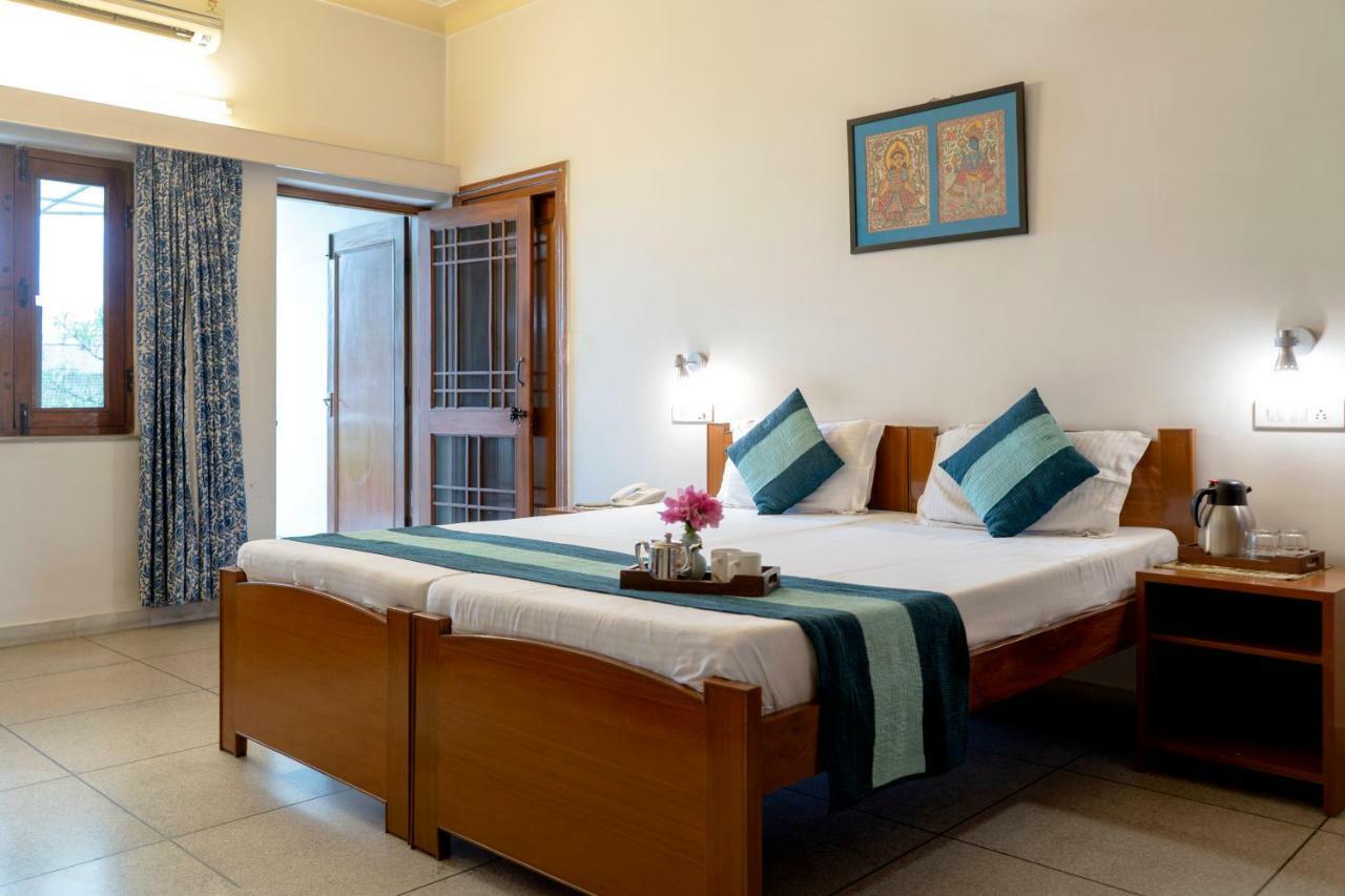 Giri Homestay By Vista Rooms Jaipur Buitenkant foto