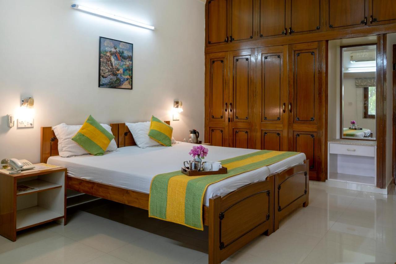Giri Homestay By Vista Rooms Jaipur Buitenkant foto