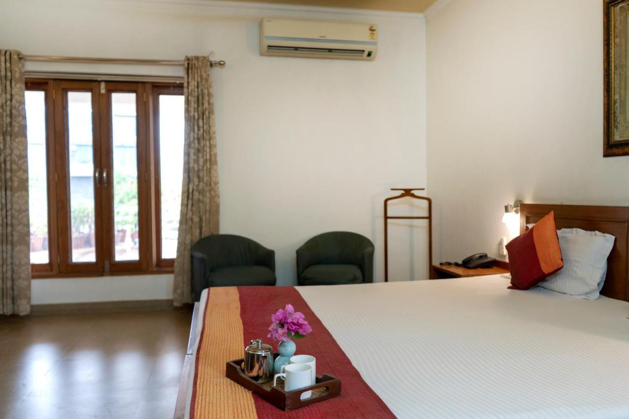 Giri Homestay By Vista Rooms Jaipur Buitenkant foto